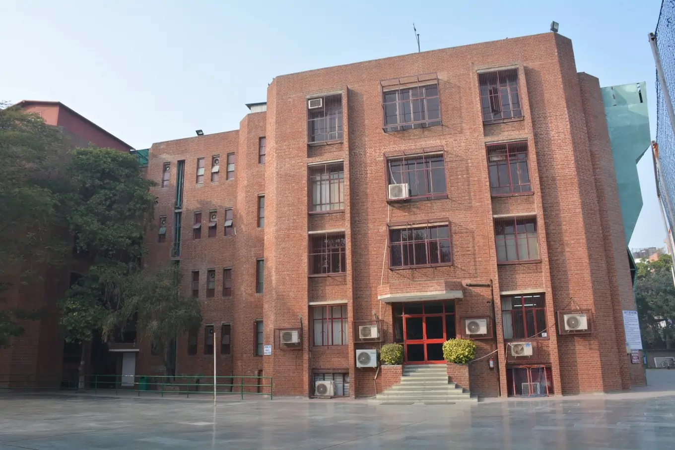 Amity School